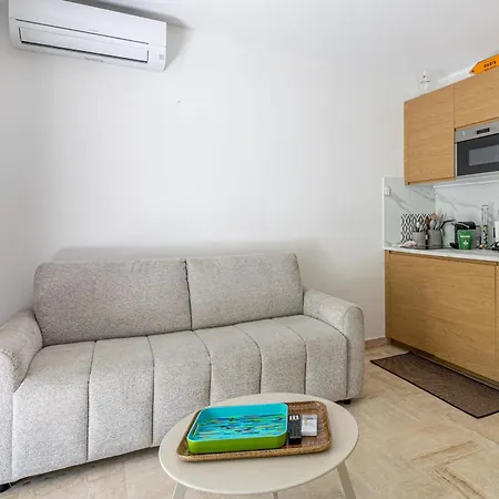 11 Mont - 1-bedroom With Tennis & Pool *