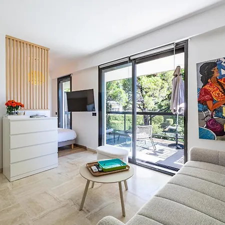 11 Mont - 1-bedroom With Tennis & Pool Appartement Cannes
